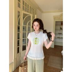 批发木耳边圆领苹果字母印花T恤女短袖蕾丝下摆上衣