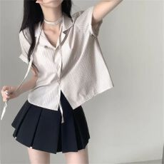 批发2026年<b class='q'>春</b>夏新款短袖上衣洋气甜辣风条纹衬衫宽松女简约衬衣短款