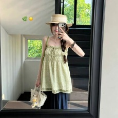 批发纯欲风碎花<b class='q'>收腰</b>吊带女夏季褶皱系带设计显瘦清新气质<b class='q'>雪纺上衣</b>