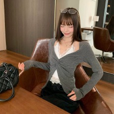 批发【色织条】假两件挂脖长袖t恤女秋季<b class='q'>蕾丝</b>修身内搭<b class='q'>打底衫</b>上衣