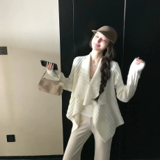 批发韩系大翻领设计感针织开衫女慵懒显瘦时尚气质秋季外套针织上衣女
