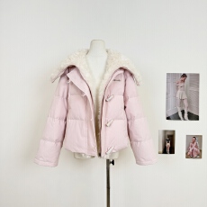 批发H2AN1 STUDIO海军领羊羔毛拼接羽绒服50白鸭绒<b class='q'>秋</b>冬牛角扣外套女款