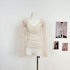 批发<b class='q'>蕾丝</b>纯欲显瘦修身浅粉长袖上衣荡领打底长袖