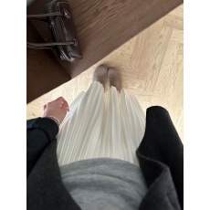 批发高级感灰色针织百褶<b class='q'>半身裙</b>女秋冬新款韩版中长款显瘦垂感裙子