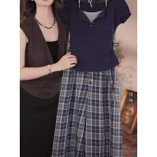 批发夏日ootd穿搭一整套<b class='q'>女</b>2026新款设计感假两件t恤+格子休闲长裤套装