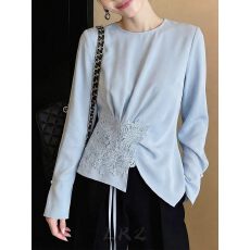 批发高级轻奢风减龄蓝色<b class='q'>长袖</b><b class='q'>衬衫</b>女春季新款蕾丝拼接收腰时尚百搭上衣