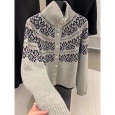 批发网图  灰色半高领羊绒毛衣外套<b class='q'>女</b>冬季宽松慵懒风针织提花开衫上衣