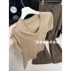 批发自留爆款推荐~复古老钱风纽扣设计感短袖t恤女<b class='q'>夏季</b>独特显瘦针织衫