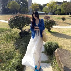 批发设计感蓝色镂空吊带连衣裙女<b class='q'>春</b>夏宽松防晒开衫