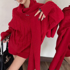 批发冬季新款慵懒风麻花纹毛衣高腰短裤保暖加厚围巾针织衫三件套装女