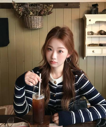 작은 샤넬 스타일 배색 스트라이프 오픈 가디건 스웨터 여자 2026 가을 새로운 다용도 부드러운 바람 니트 스웨터 맨위 mx