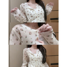 批发韩系穿搭白色碎花长袖针织<b class='q'>开衫</b><b class='q'>女</b>早春独特漂亮超好看外套宽松上衣