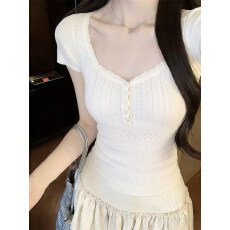 批发法式温柔风波浪边v领针织短袖女夏季修身显瘦<b class='q'>镂空</b>纽扣正肩上衣潮