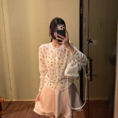 批发己出货 薄款针织<b class='q'>开衫</b>外独特漂亮罩衫设计感<b class='q'>短款</b>碎花