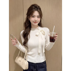 批发木耳边圆领蝴蝶结<b class='q'>长袖</b><b class='q'>T</b><b class='q'>恤</b>女秋季韩系修身镂空设计感气质百搭上衣