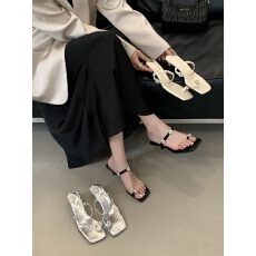 批发2025夏季新款拖鞋女时尚<b class='q'>欧美</b>风水钻花朵方头套趾一字拖高跟凉拖女