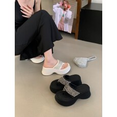 批发水钻厚底夹趾凉拖鞋女外穿2026年时尚百搭松糕底罗马鞋