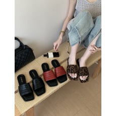 法式简约风褶皱一字拖女外穿平底防滑沙滩拖鞋百搭凉拖