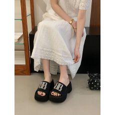 批发2026年韩式水钻字母一字拖鞋女<b class='q'>夏</b>外穿厚底增高小个子松糕底凉拖鞋