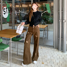 实拍~2026新款潮牌趣味小狗刺绣百搭咖色直筒显瘦喇叭牛仔裤女ins