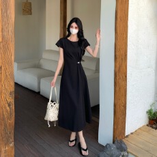 批发实拍短袖大码连衣裙夏季新款立体捏褶收腰显瘦设计感小黑裙