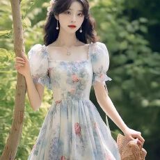批发法式<b class='q'>小香风</b>碎花<b class='q'>连衣裙</b>子夏装女2026年新款在逃公主古着vintage裙
