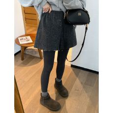批发冬季外穿灰色毛呢阔腿<b class='q'>短裤</b>女2025新款配靴子a字打底阔腿裤