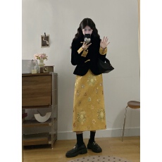 批发实拍大码<b class='q'>秋</b>冬新款加厚黑色上衣黄色长半裙两件套