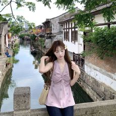 批发【原版品质 刺绣棉麻布】紫色V领扭结无袖挂脖夏露肩刺绣<b class='q'>娃娃衫</b>