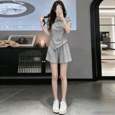 批发灰色休闲运动短袖<b class='q'>套装</b><b class='q'>女</b>夏季时尚网红炸街俏皮活泼阔腿短裤两件套