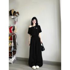 批发2026夏韩系休闲运动<b class='q'>套装</b><b class='q'>女</b>短款收腰斜肩上衣高腰阔腿裤<b class='q'>两件</b>套