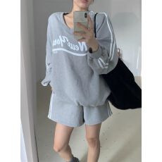 批发休闲运动<b class='q'>套装</b>女春季新款2026宽松V领字母套头卫衣+阔腿短裤两件套