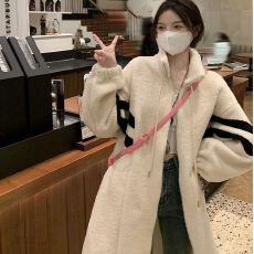 批发赫本风黑色拼接羊羔毛外套女长款2026秋冬装炸街减龄时尚