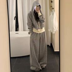 批发慵懒风休闲运动套装女秋<b class='q'>冬</b>季宽松高级感条纹卫衣外套阔腿裤两件套
