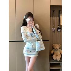 批发甜美慵懒风毛衣套装女2025秋<b class='q'>冬</b>复古提花针织开衫半身短裙两件套