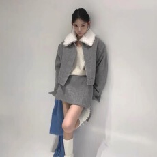批发韩版羊羔毛领毛呢短外套搭配灰色高腰半身裙女2025<b class='q'>冬</b>季穿搭一整套