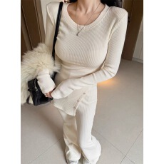 批发ALA秋<b class='q'>冬</b>新款时尚圆领不规则开衩显瘦上衣松紧腰微喇羊绒磨毛套装