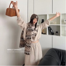 批发2025秋<b class='q'>冬</b>圆领长袖字母卫衣+A字半身长裙+披肩三件套韩版休闲套装