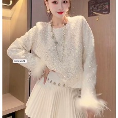 批发网红同款时尚<b class='q'>小衫</b>女2024冬新款纯色毛毛袖口重工亮片减龄显瘦上衣