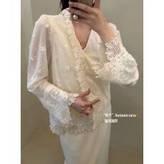 批发十三行2026冬装新款法式优雅浪漫v领蕾丝衫女飘带<b class='q'>宽松</b>泡泡袖<b class='q'>衬衣</b>