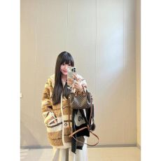 冬季条纹连帽仿羊羔毛外套女2025新款韩版氛围感加厚保暖款上衣女