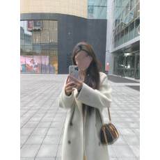 批发2025<b class='q'>新款</b>冬季加厚冬装高级感正肩呢子大衣毛呢外套超好看<b class='q'>新款</b>上衣