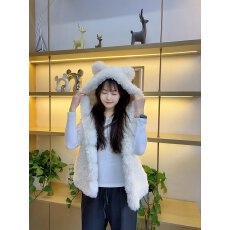 批发纯色小熊耳朵设计<b class='q'>上衣</b>2025秋冬季环保皮草皮毛一体超好看女生马甲