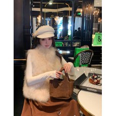 批发<b class='q'>皮草</b>毛毛设计女生上衣高级感超好看女<b class='q'>马甲</b>背心外穿款白色纯色女装