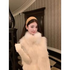 批发<b class='q'>秋</b>冬白色马甲背心超好看女生立领外穿款上衣保暖时尚设计感外套衫