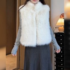 批发2026新款<b class='q'>马甲</b>背心小个子小众设计感女生外穿环保<b class='q'>皮草</b>立领外套上衣