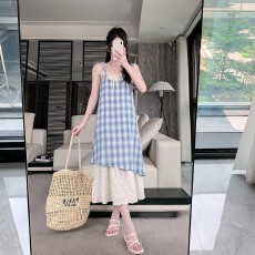 批发2026夏天显瘦长裙海边绝美蓝色格子吊带<b class='q'>连衣裙</b>长款独特绝美小裙子