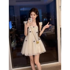 批发小个子<b class='q'>连衣裙</b>法式甜美蝴蝶结飞飞袖设计感2026夏季新款超好看女装