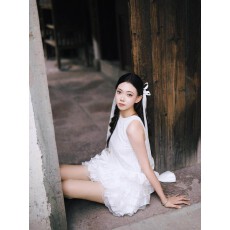 批发新款甜妹穿搭小白<b class='q'>裙</b>订婚生日礼服小<b class='q'>裙</b>子高级感流行无袖设计背心<b class='q'>裙</b>