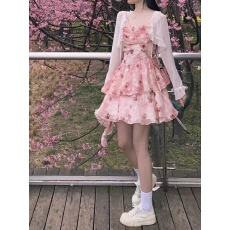 批发2026碎花设计感超好看收腰蓬蓬吊带裙小个子绝美漂亮女生款<b class='q'>连衣裙</b>